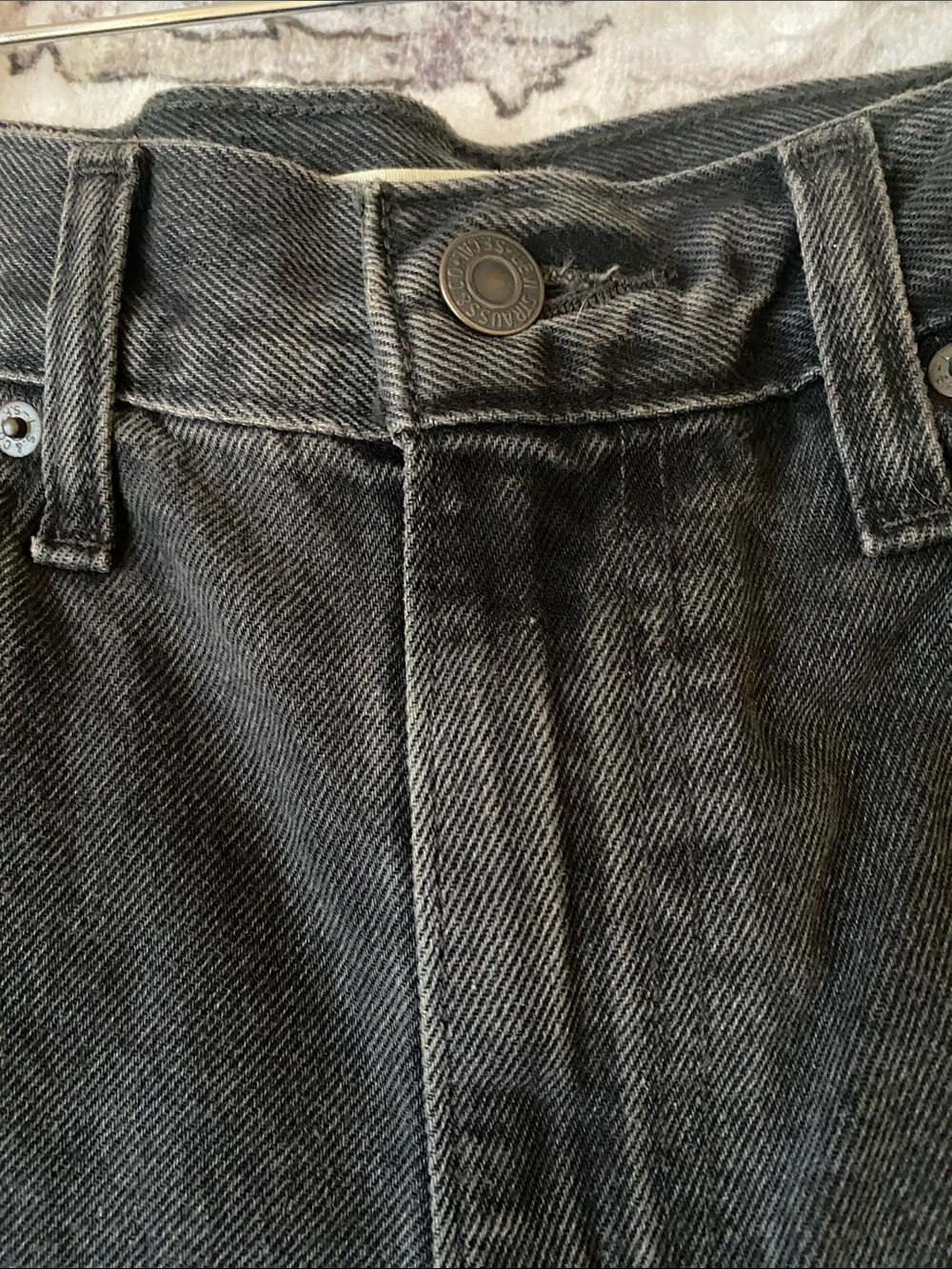 NWOT Levi’s Black High-Waist Denim Mom Shorts - Picture 6 of 7